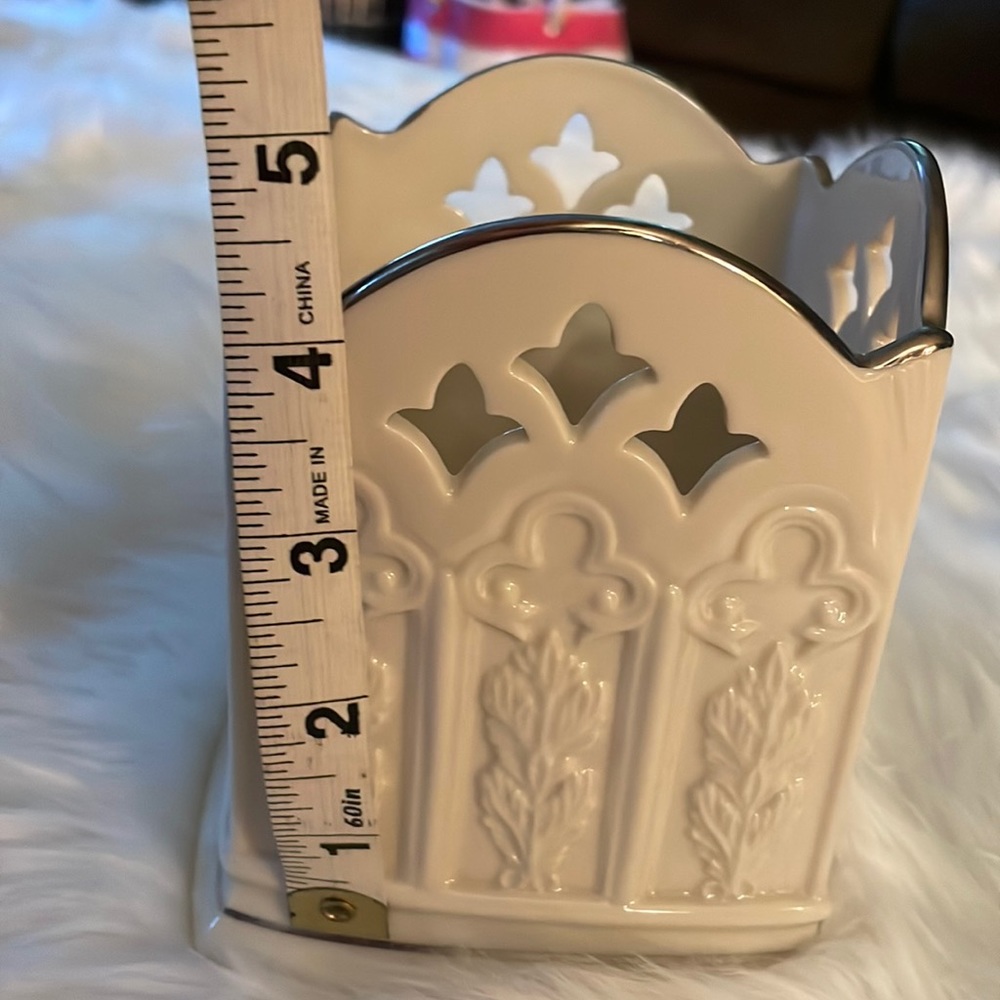 Lenox square dish